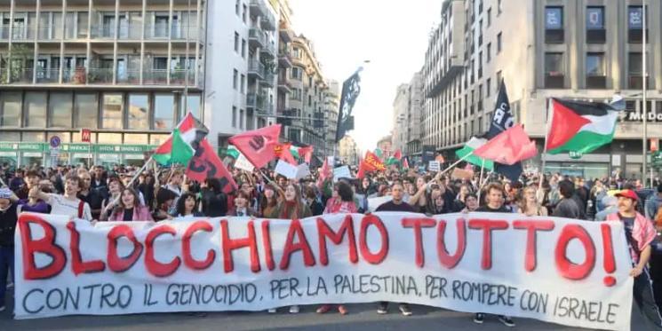 Milang license picket for Milan, students enter artificially with the words to t...