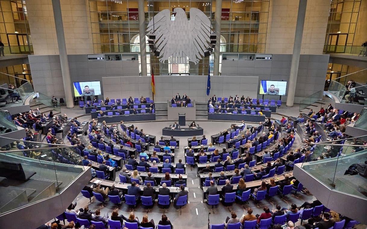 Germania, il governo approva aumento del salario minimo: 14,60 euro l'ora dal 2027 |Paradiso