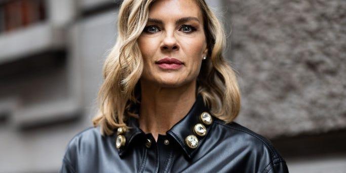 Pantaloni Martina Colombari con paillettes, tendenza inverno 2025