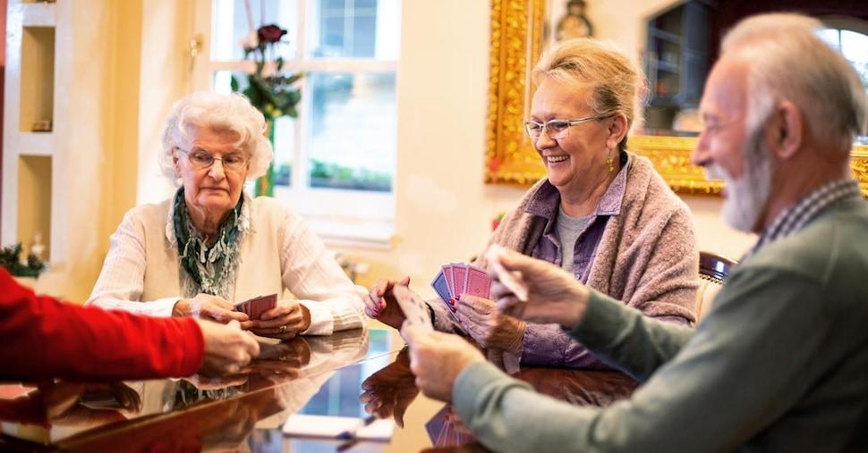 Longevità: 23.548 centenari in Italia, segreti tra dieta e società