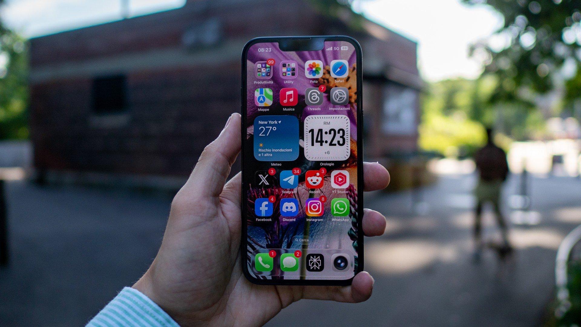 Having iPhone 13 at 2025 and iOS 26: What we have experienced on travel |eye